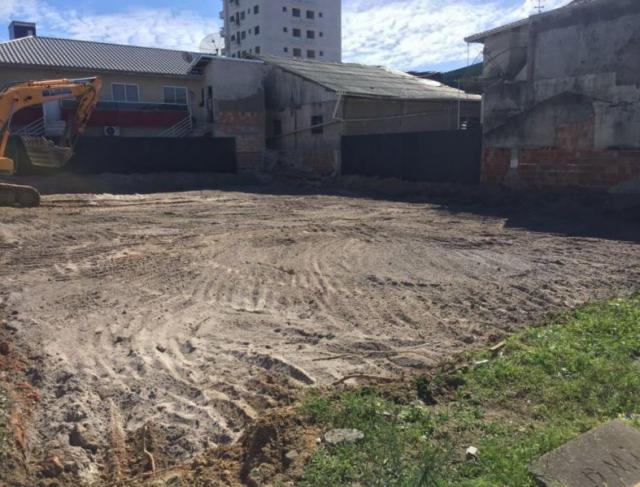 Terraplenagem ou Terraplanagem? Saiba qual expressão usar